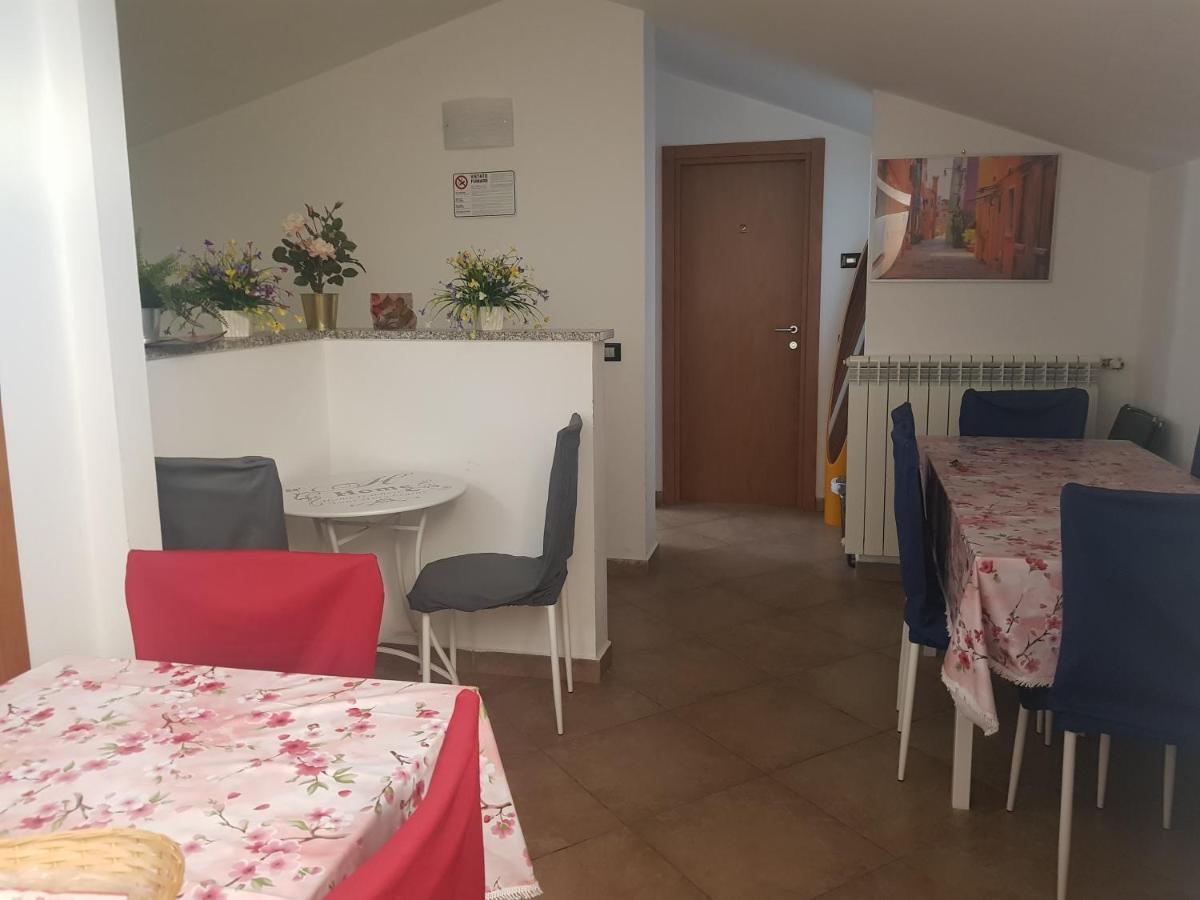 La Quercia Fiorita Hotel Trivolzio Стая снимка